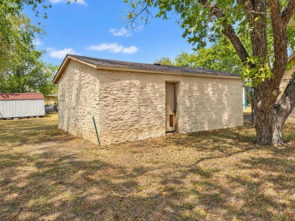 1115 W Main Street Gatesville, TX 76528