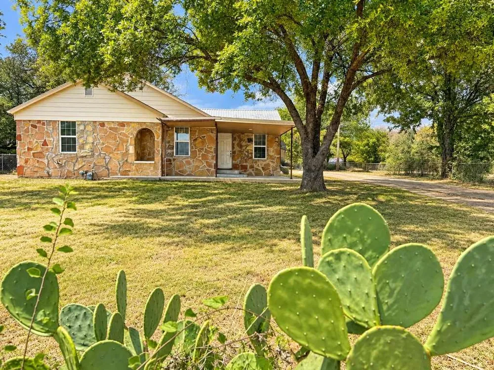 1115 W Main Street Gatesville, TX 76528