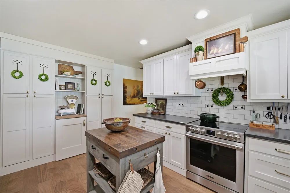 501 Five Lakes Sulphur, OK 73086