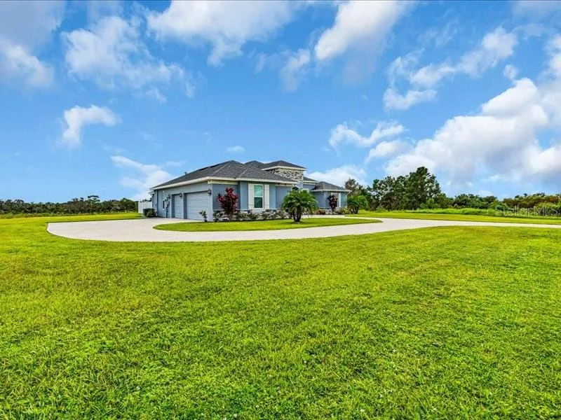 5054 LAKE TOSCANA DRIVE Wimauma, FL 33598