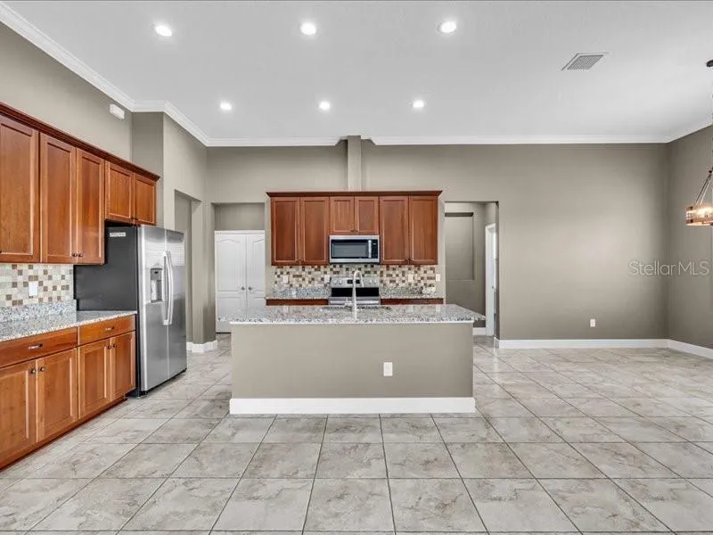 5054 LAKE TOSCANA DRIVE Wimauma, FL 33598