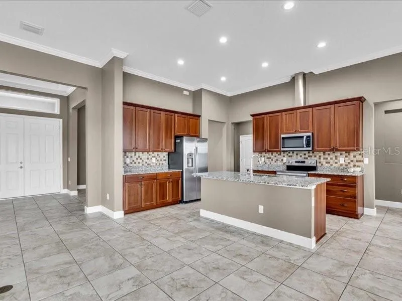 5054 LAKE TOSCANA DRIVE Wimauma, FL 33598