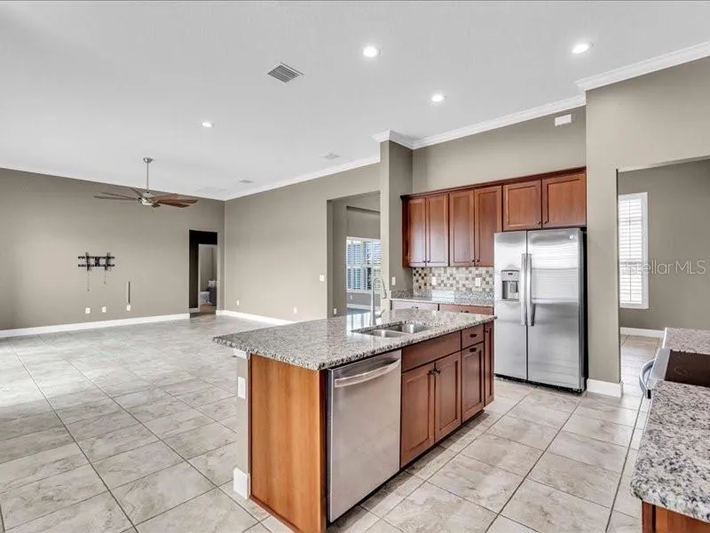 5054 LAKE TOSCANA DRIVE Wimauma, FL 33598