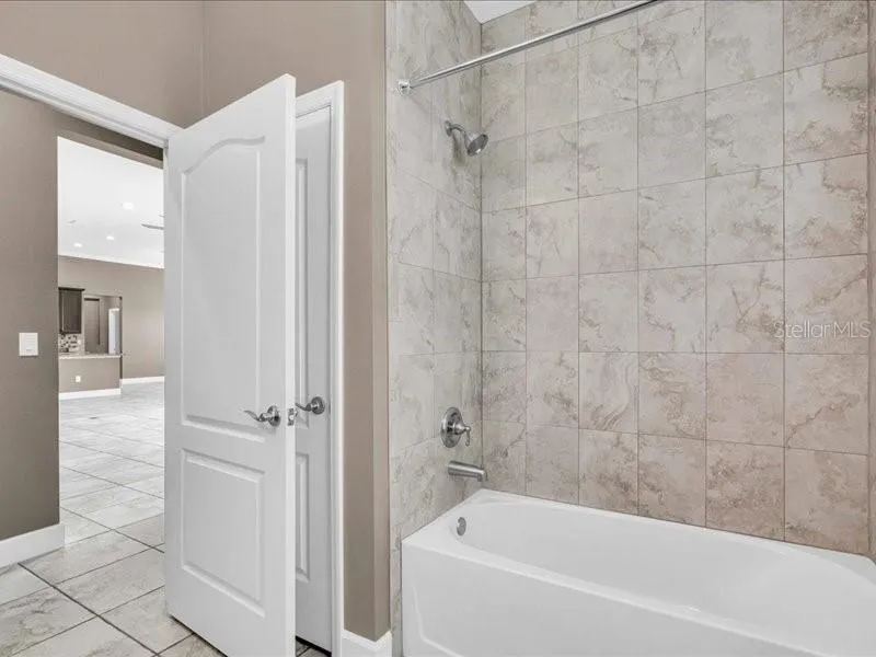 5054 LAKE TOSCANA DRIVE Wimauma, FL 33598