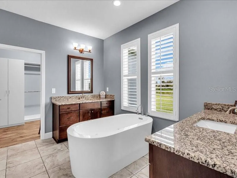 5054 LAKE TOSCANA DRIVE Wimauma, FL 33598