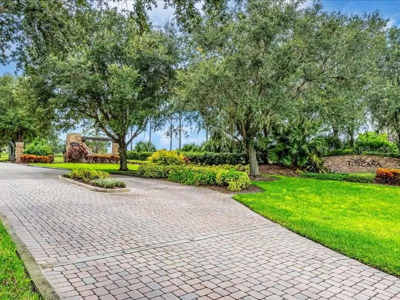 5054 LAKE TOSCANA DRIVE Wimauma, FL 33598