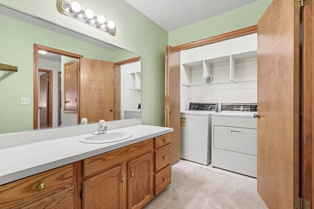 901 Creekridge Drive Laketown Township, MI 49423