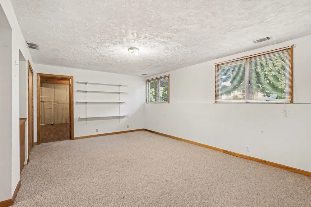 901 Creekridge Drive Laketown Township, MI 49423