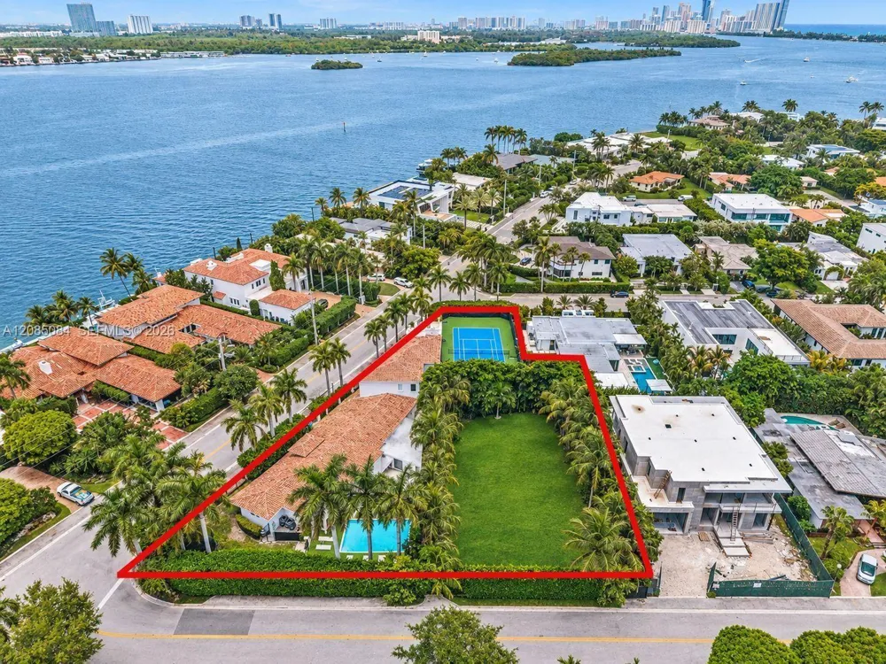 10031 W Broadview Dr Bay Harbor Islands, FL 33154