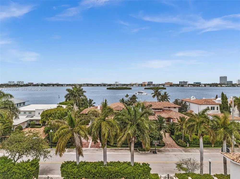 10031 W Broadview Dr Bay Harbor Islands, FL 33154