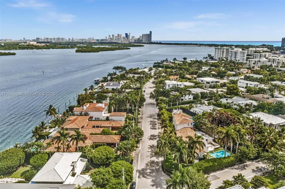 10031 W Broadview Dr Bay Harbor Islands, FL 33154
