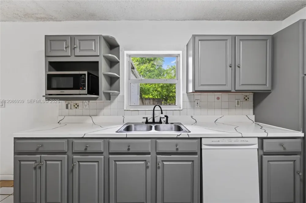 19920 SW 118th Pl Miami, FL 33177