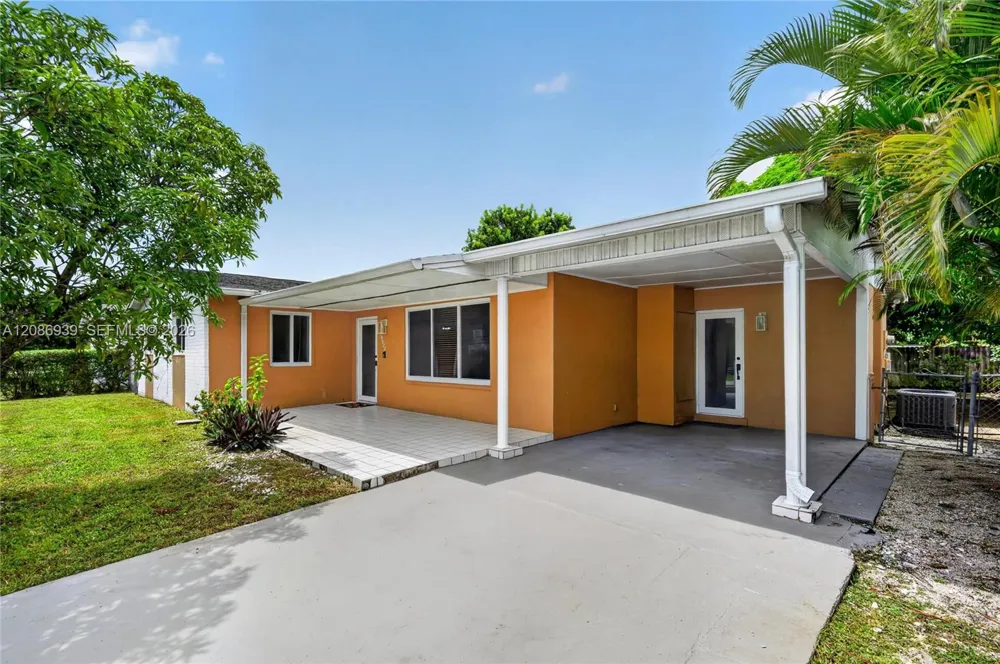 19920 SW 118th Pl Miami, FL 33177