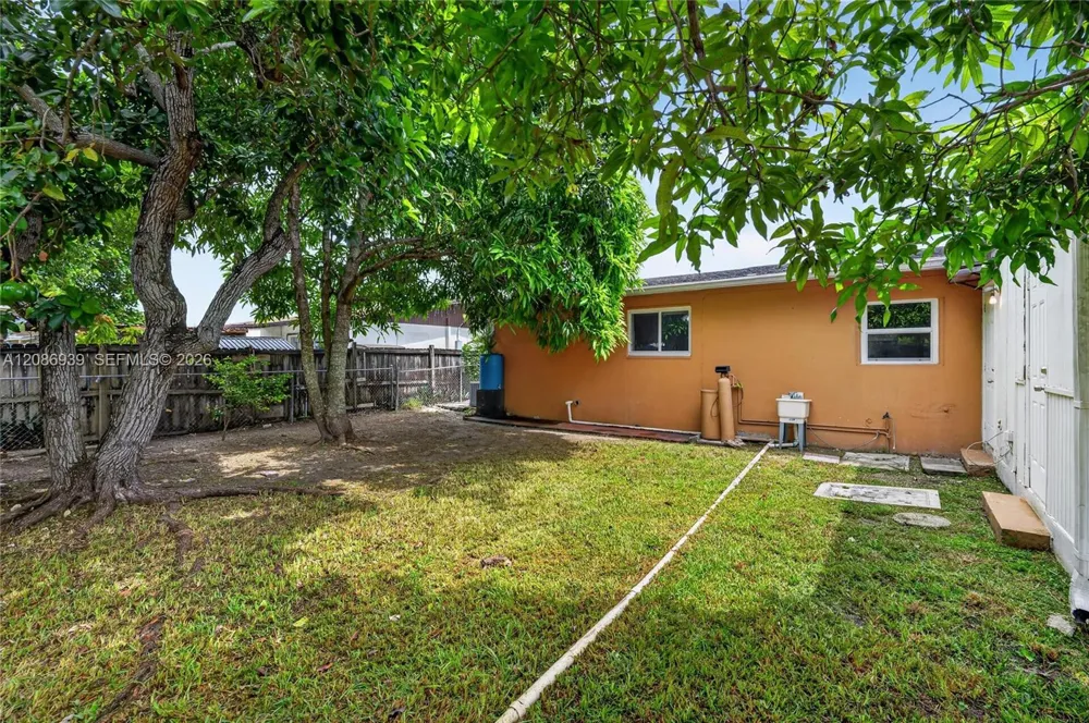 19920 SW 118th Pl Miami, FL 33177