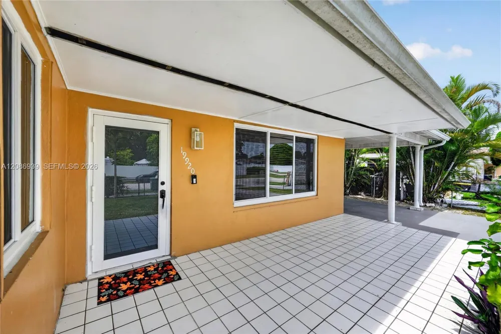 19920 SW 118th Pl Miami, FL 33177