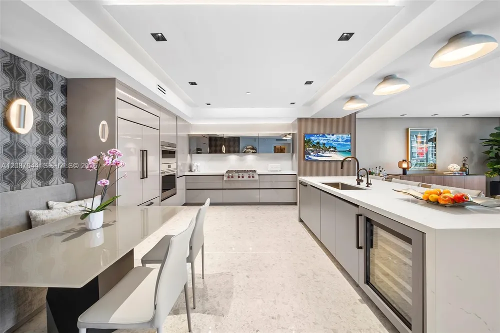6000 Island Blvd #707 Aventura, FL 33160