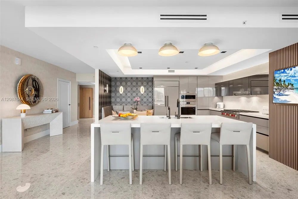 6000 Island Blvd #707 Aventura, FL 33160