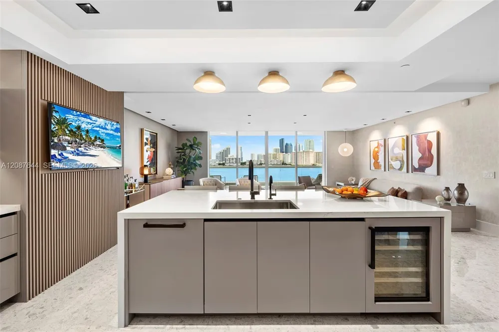 6000 Island Blvd #707 Aventura, FL 33160