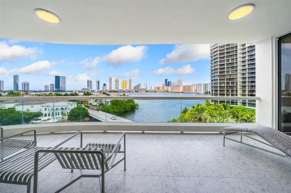 6000 Island Blvd #707 Aventura, FL 33160
