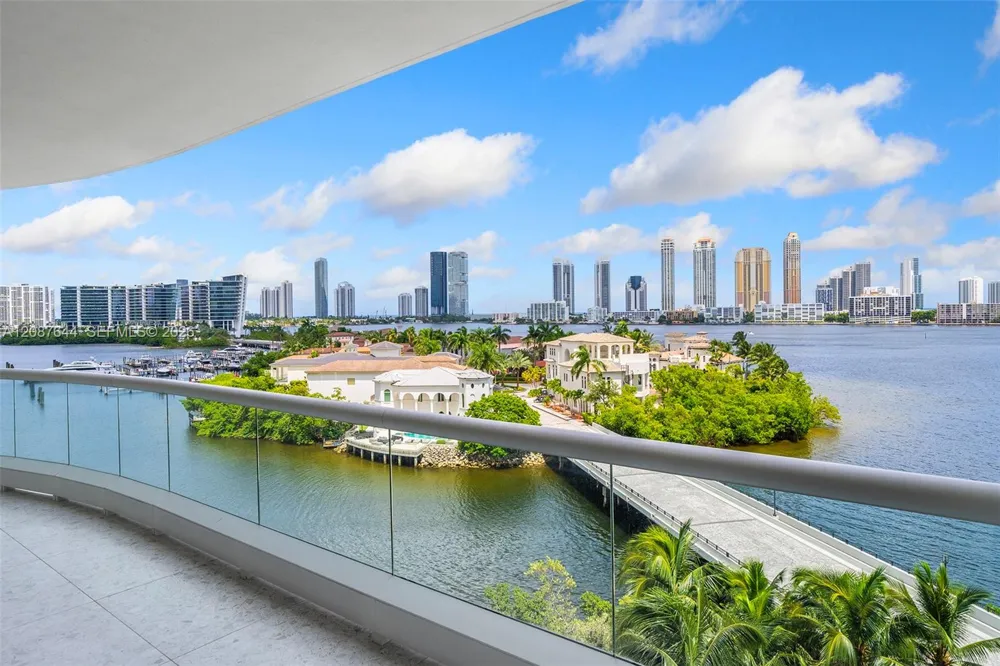 6000 Island Blvd #707 Aventura, FL 33160
