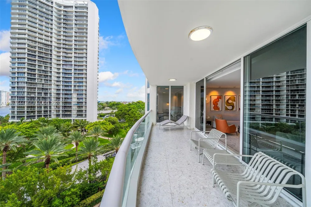6000 Island Blvd #707 Aventura, FL 33160