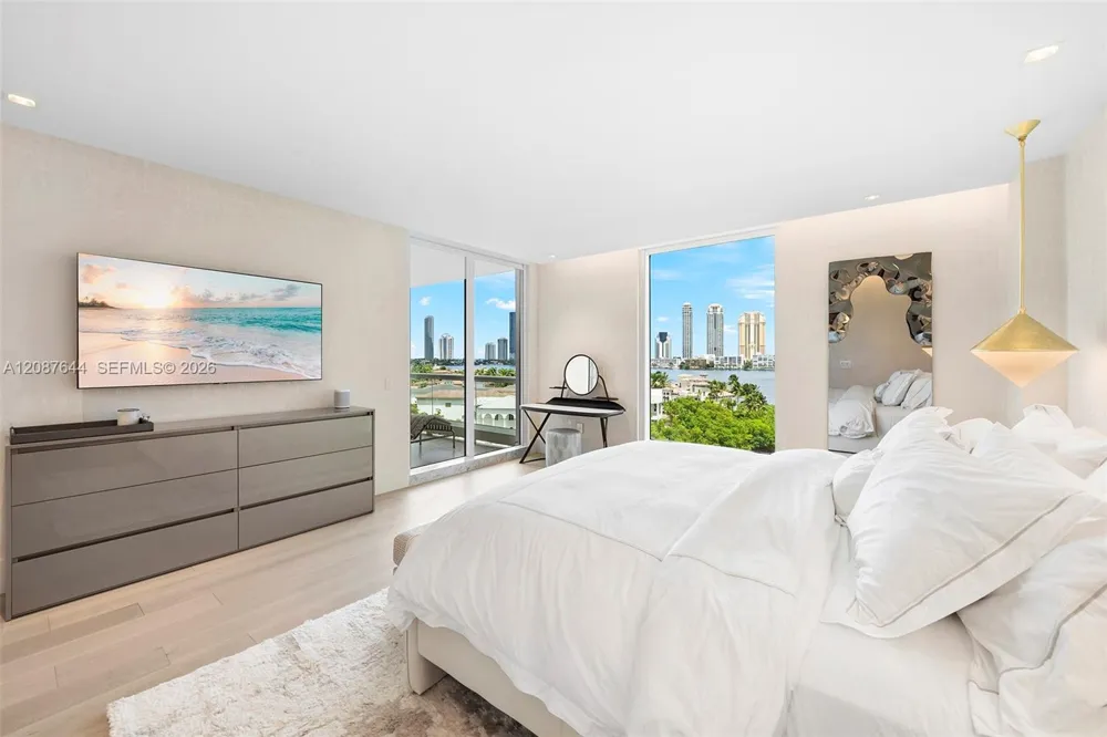 6000 Island Blvd #707 Aventura, FL 33160