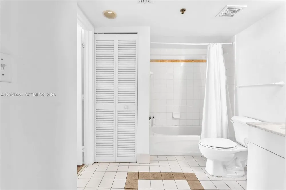 1200 Brickell Bay Dr #2119 Miami, FL 33131