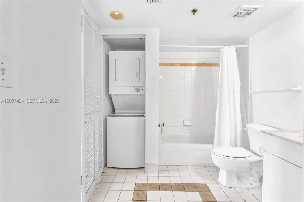 1200 Brickell Bay Dr #2119 Miami, FL 33131