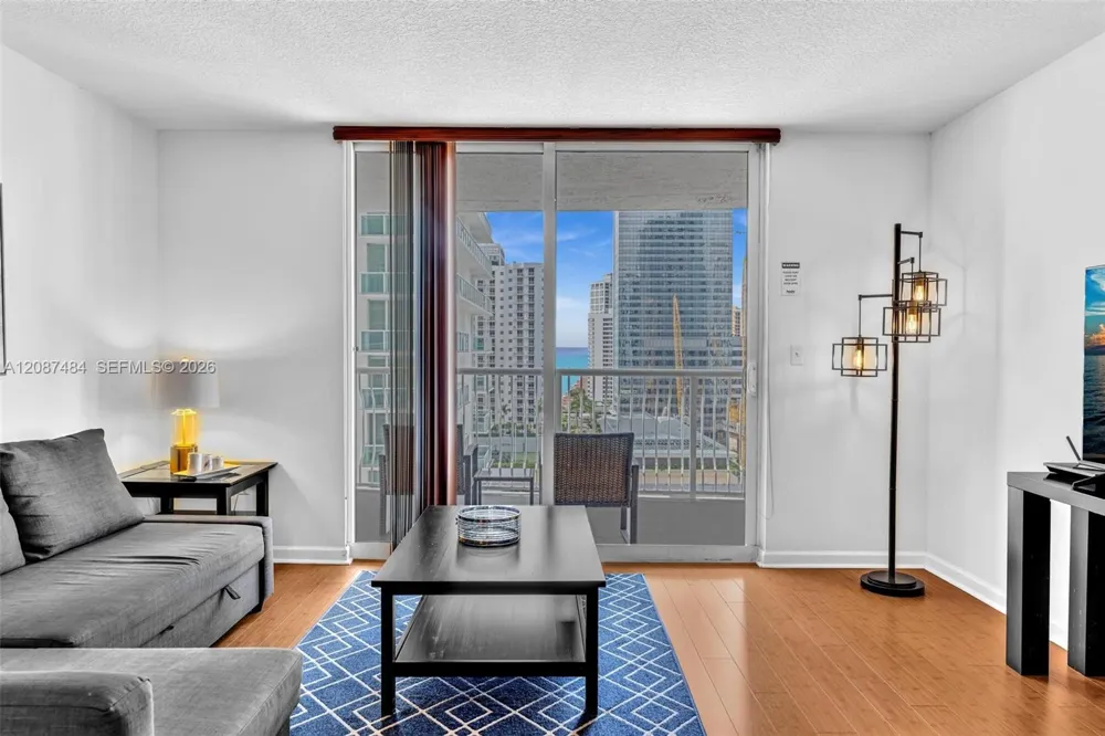 1200 Brickell Bay Dr #2119 Miami, FL 33131
