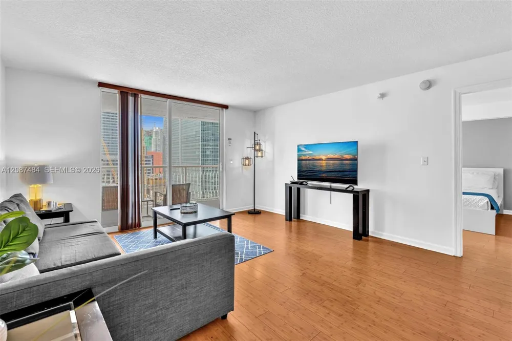 1200 Brickell Bay Dr #2119 Miami, FL 33131