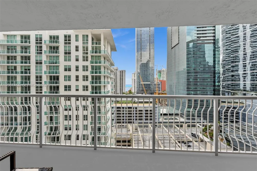 1200 Brickell Bay Dr #2119 Miami, FL 33131