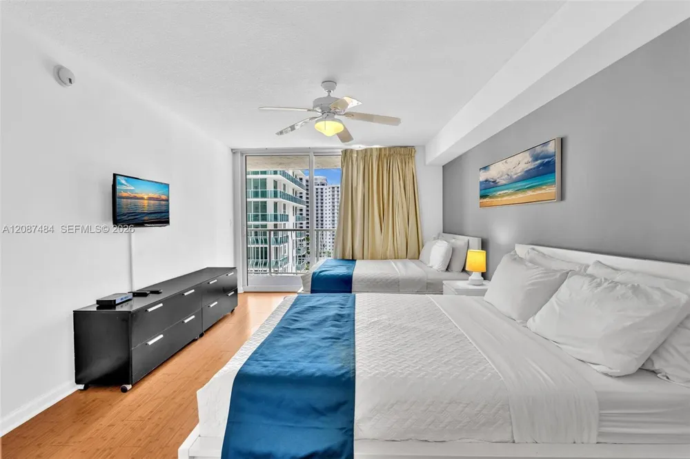 1200 Brickell Bay Dr #2119 Miami, FL 33131