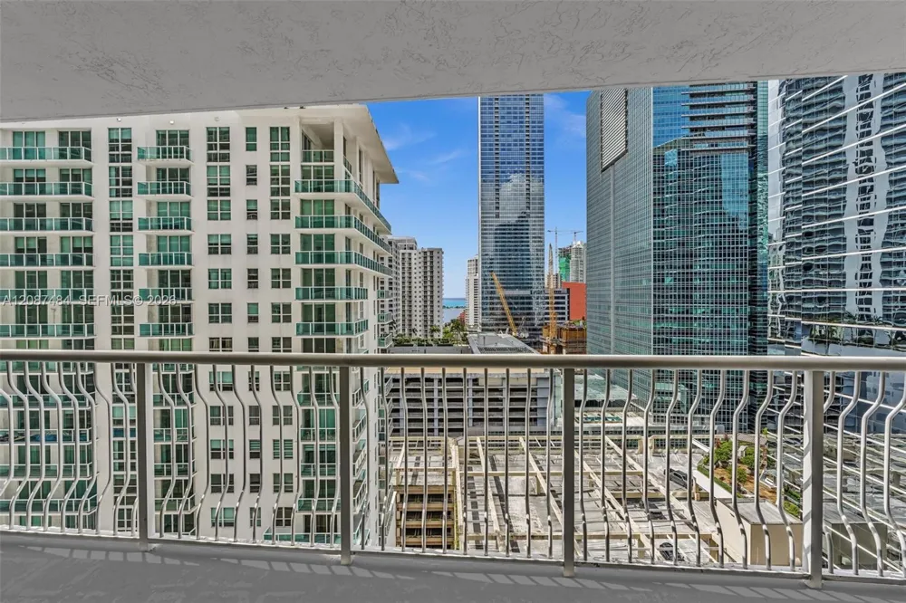 1200 Brickell Bay Dr #2119 Miami, FL 33131