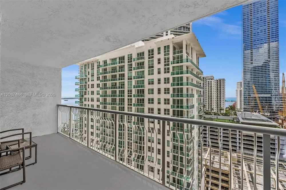 1200 Brickell Bay Dr #2119 Miami, FL 33131