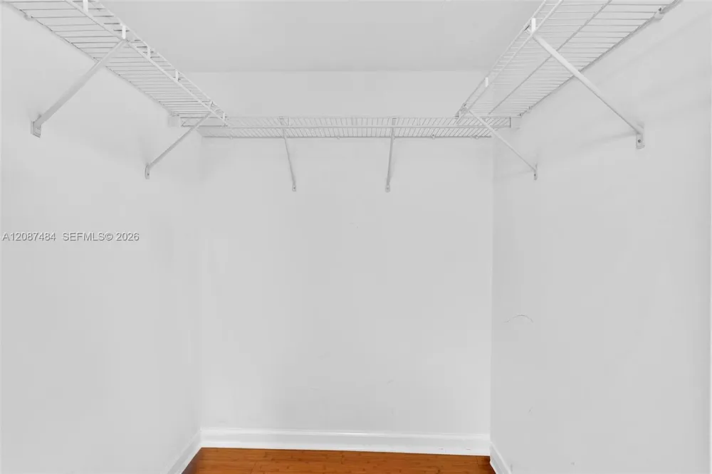 1200 Brickell Bay Dr #2119 Miami, FL 33131