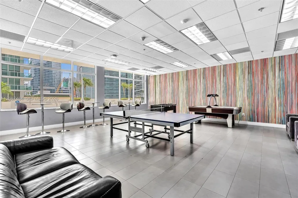 1200 Brickell Bay Dr #2119 Miami, FL 33131