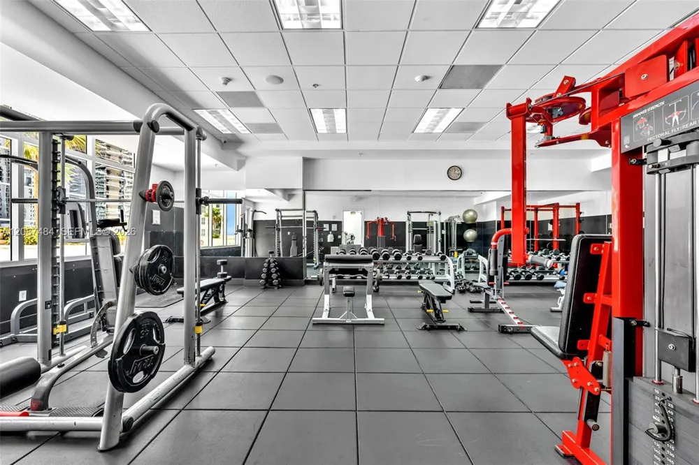 1200 Brickell Bay Dr #2119 Miami, FL 33131