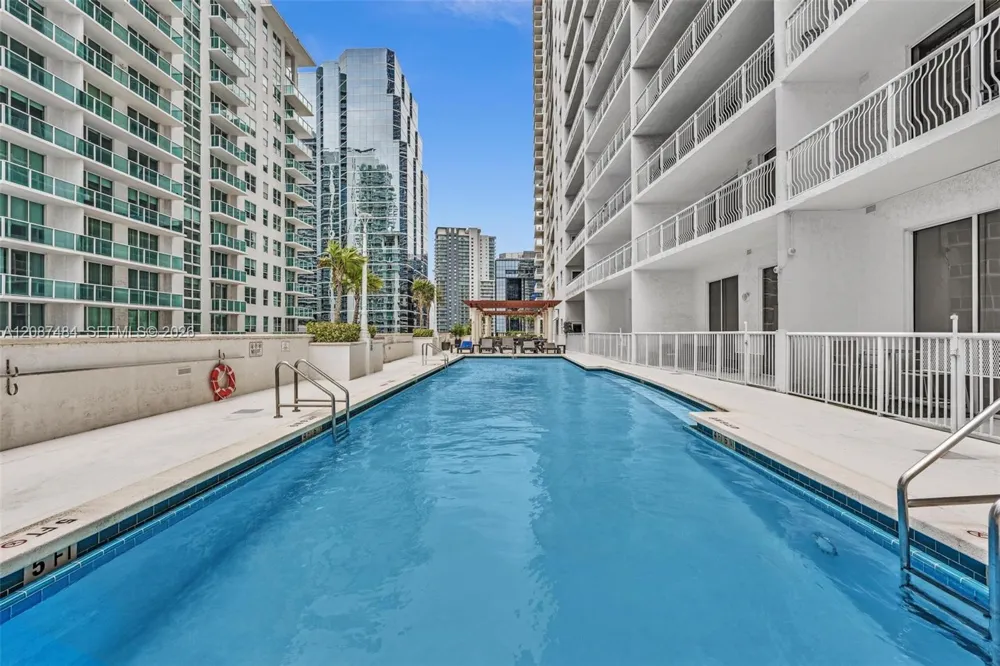 1200 Brickell Bay Dr #2119 Miami, FL 33131