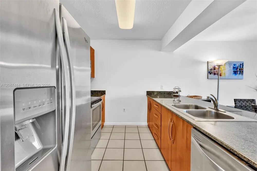 1200 Brickell Bay Dr #2119 Miami, FL 33131