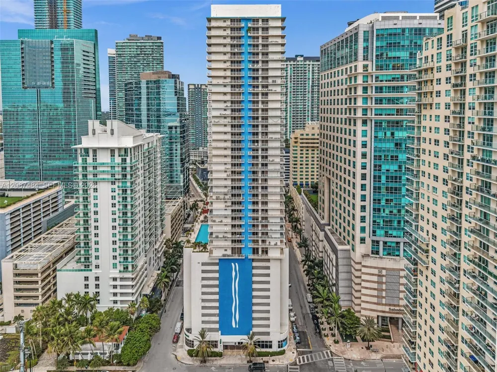 1200 Brickell Bay Dr #2119 Miami, FL 33131
