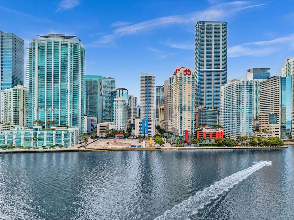 1200 Brickell Bay Dr #2119 Miami, FL 33131
