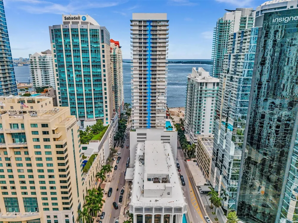 1200 Brickell Bay Dr #2119 Miami, FL 33131