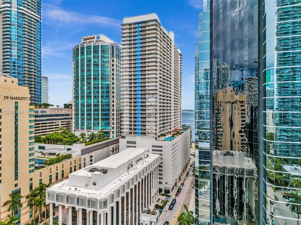 1200 Brickell Bay Dr #2119 Miami, FL 33131