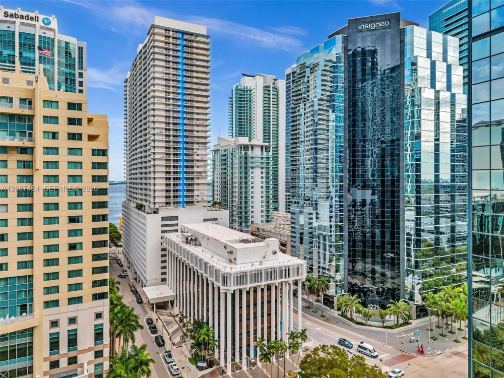 1200 Brickell Bay Dr #2119 Miami, FL 33131