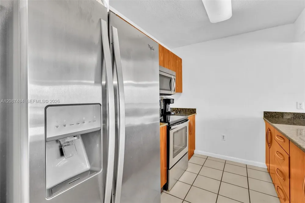 1200 Brickell Bay Dr #2119 Miami, FL 33131