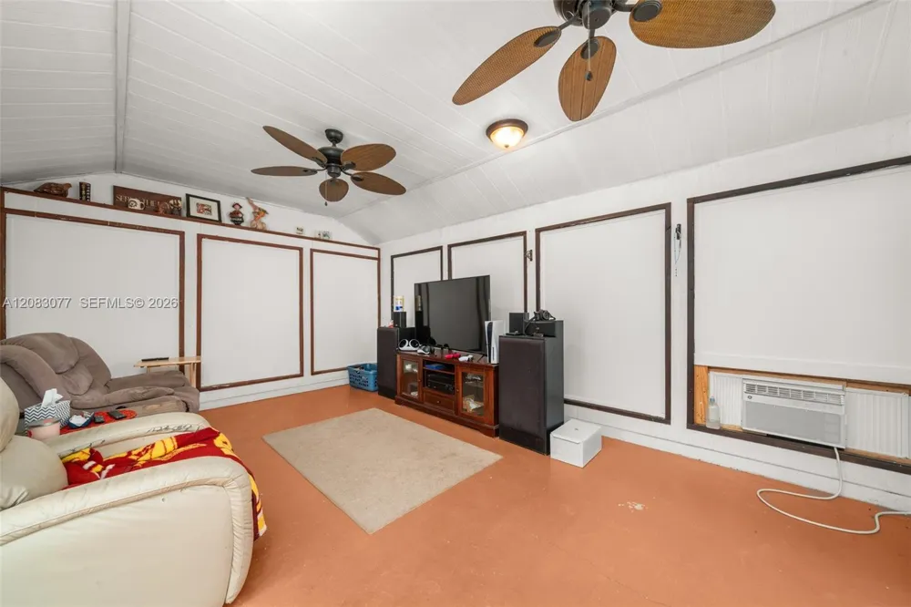580 Summer Hill Drive Lake Placid, FL 33852