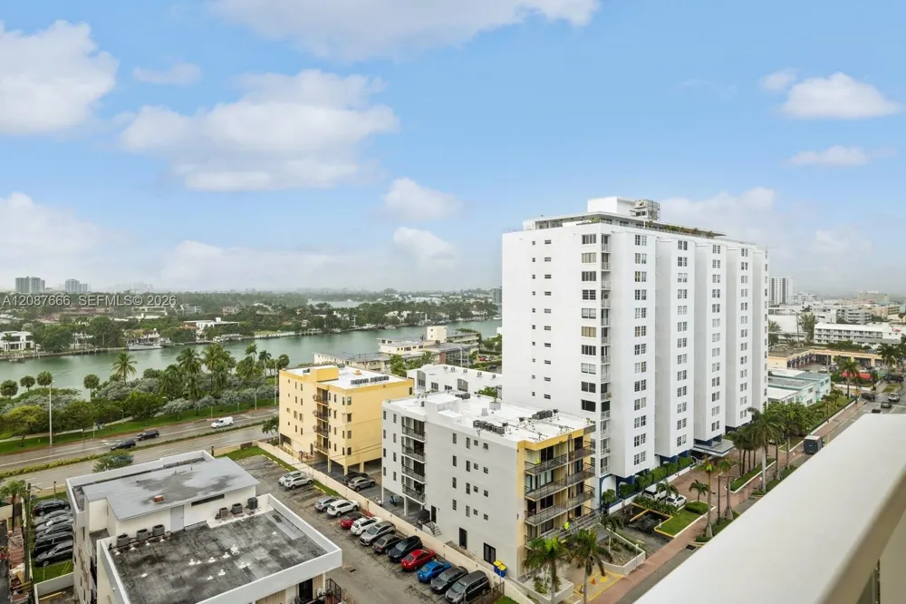 6423 Collins Ave #1201 Miami Beach, FL 33141