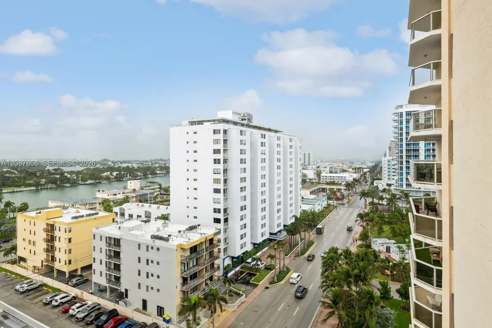 6423 Collins Ave #1201 Miami Beach, FL 33141