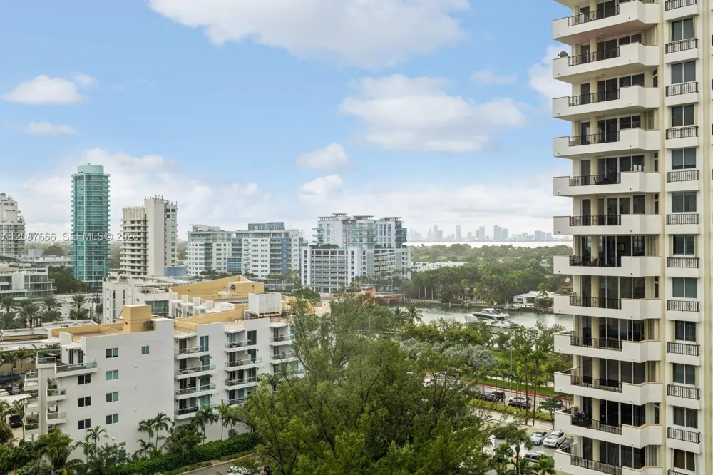 6423 Collins Ave #1201 Miami Beach, FL 33141
