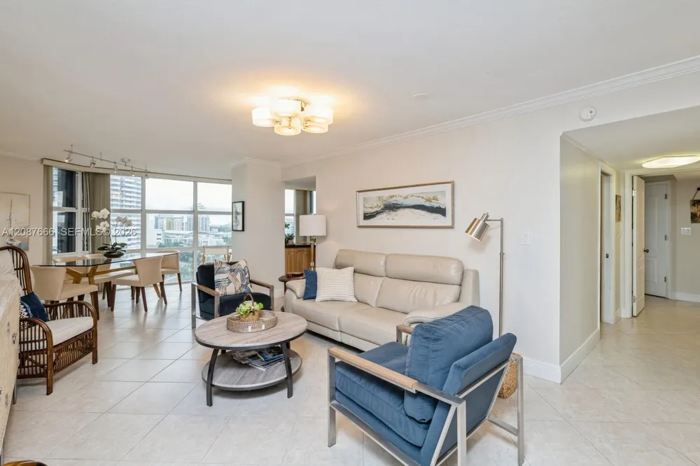 6423 Collins Ave #1201 Miami Beach, FL 33141